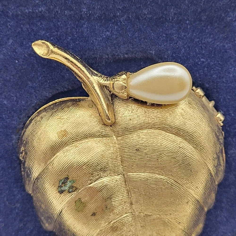 Vintage Avon Gold Tone Locket Brooch Perfume Leaf With Faux Pearl